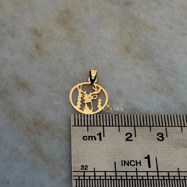 تصویر دوم آویز گوزن دایره طلا لیزری